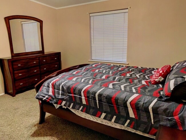 Building Photo - Fully Furnished Nice 3BR/2BA Home