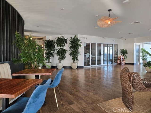 Building Photo - 25 S 15th Pl