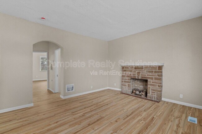 Building Photo - 7109 Eugene Ave