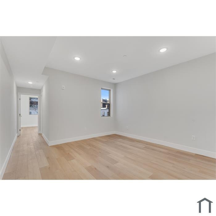 Building Photo - 3213 N 13th St