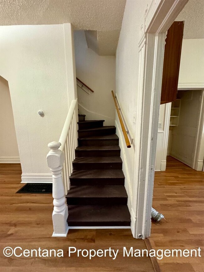 Building Photo - 732-732 W Granite St