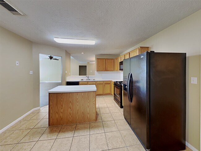 Building Photo - 29010 Ashbrook Ln