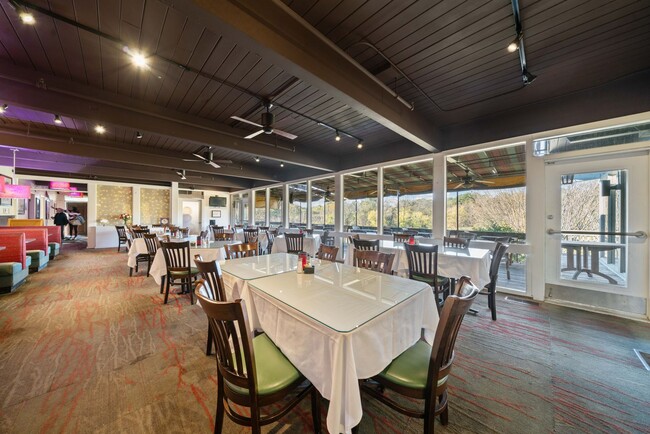 Building Photo - 2 Bed Condo Available In Cross Creek Commu...