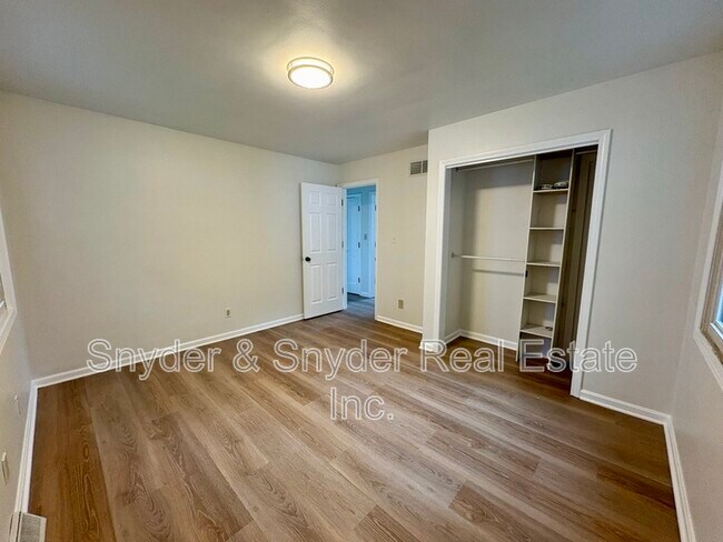 Building Photo - 1173 Dayton St