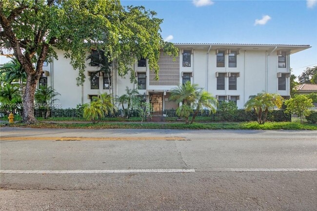 Building Photo - 1600 S Le Jeune Rd