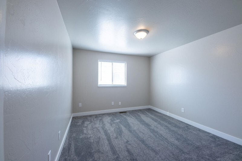 Building Photo - 5235 S Glendon Wy