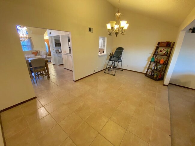 Building Photo - East El Paso 4 bed Refrig A/C!