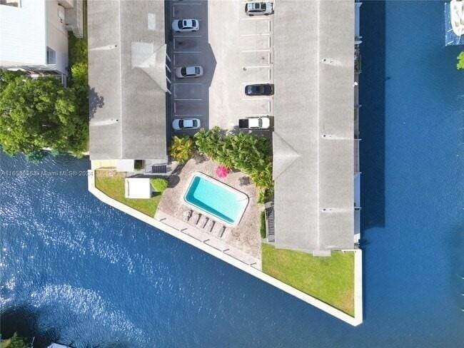 Building Photo - 1816 E Oakland Park Blvd