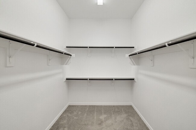 Building Photo - 3100 Greenbriar Dr