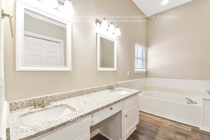 Building Photo - 7030 Daerwood Pl