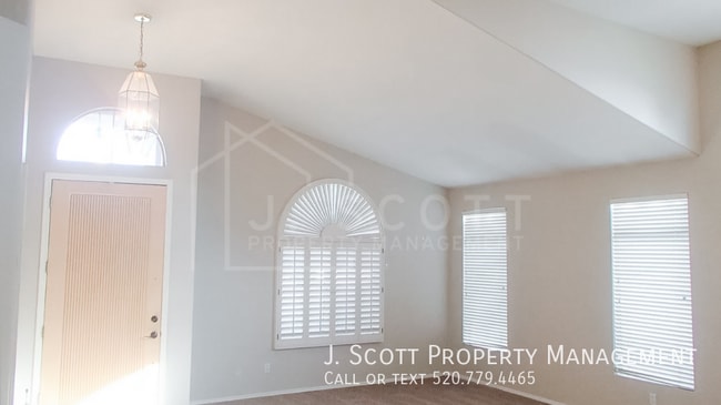 Building Photo - 7417 W Candelaria Dr