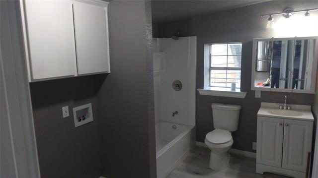 Building Photo - 7366 Meadowbrook Dr