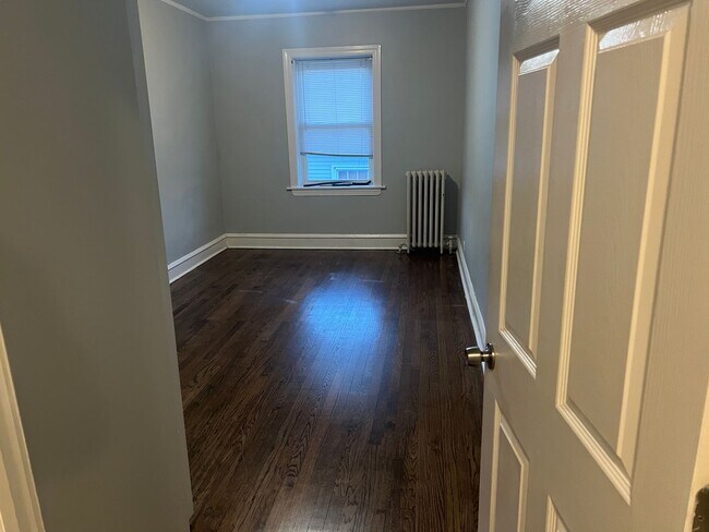 Building Photo - 2843 N Parkside Ave