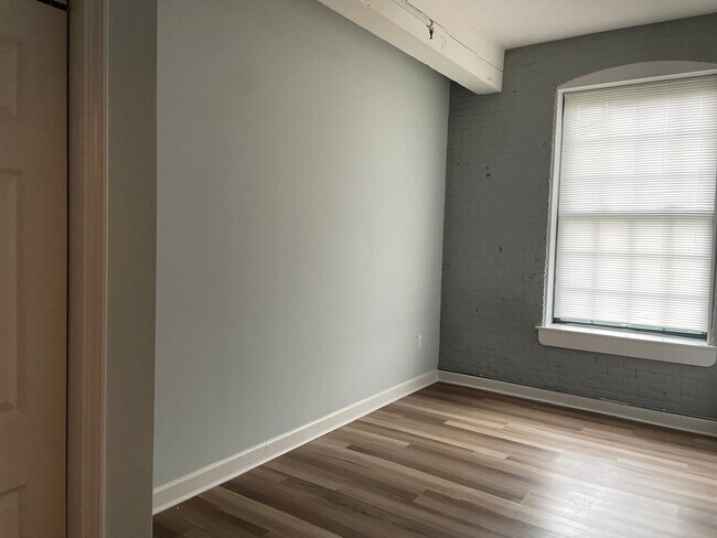 Building Photo - 160 Lafayette St