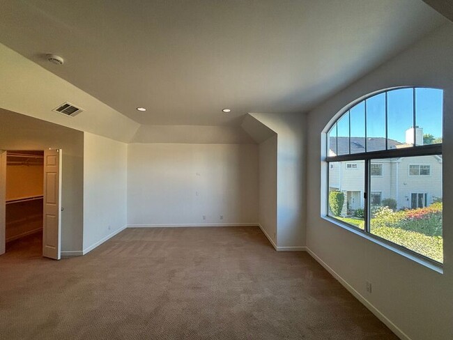 Building Photo - 525 Orange Grove Pl