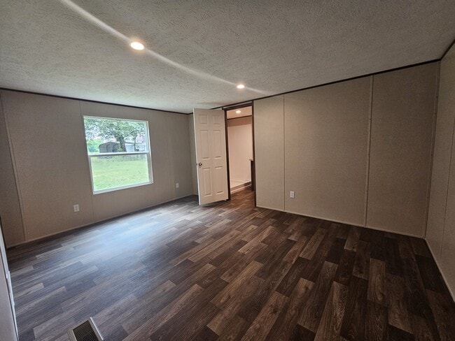 Building Photo - 1135 Hendricks Lake Rd