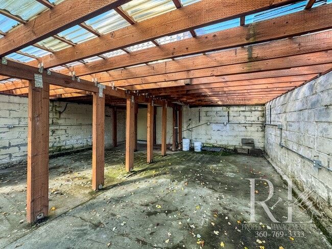 Building Photo - Light-Filled Home with Vaulted Ceilings, Bonus Basement & Walkable Location