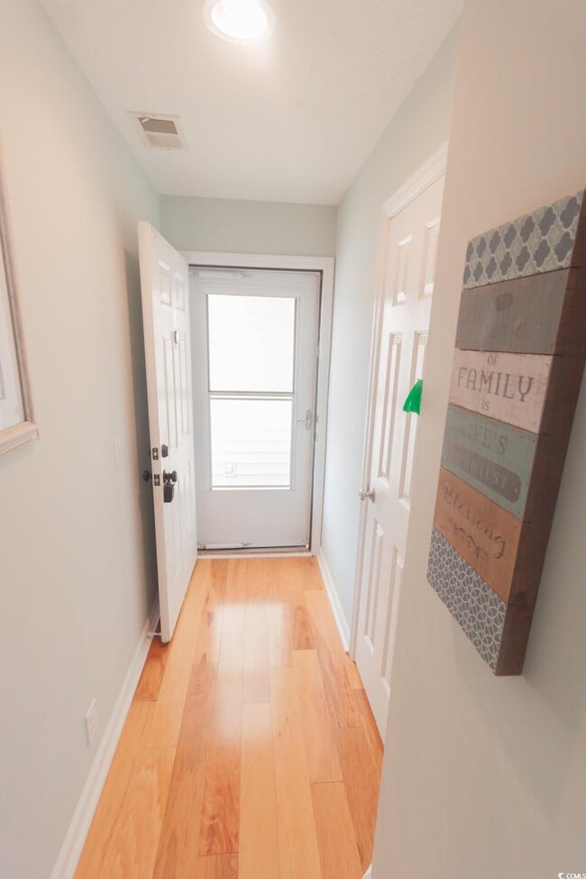 Building Photo - 697 Tupelo Ln