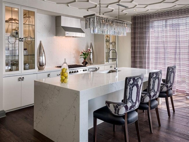 Interior Photo - Lyra on McKinney