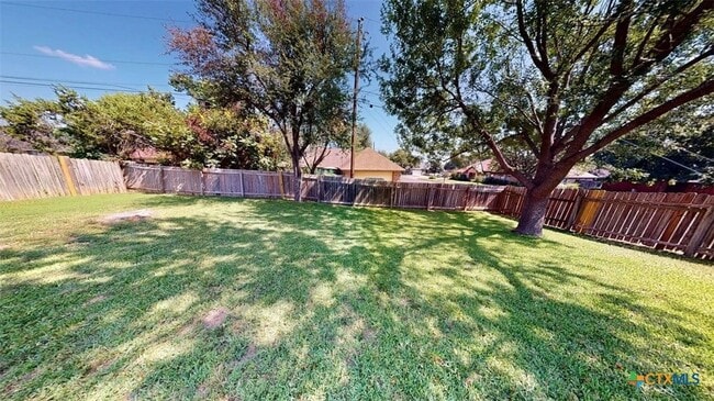 Building Photo - 1801 Thomas Ct