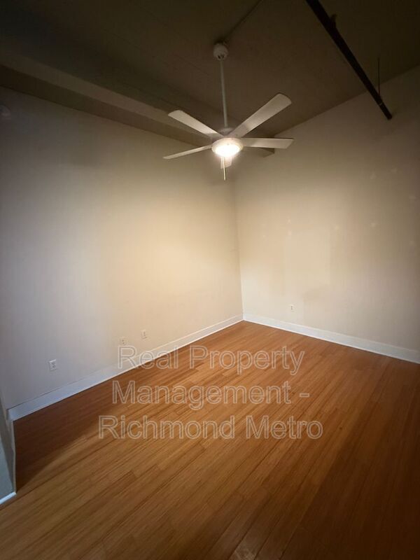 Building Photo - 815 Perry St