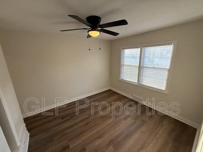 Building Photo - 219 N 14th St