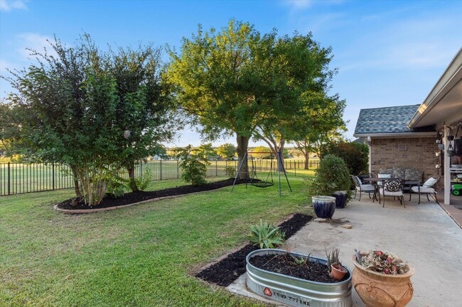 Building Photo - 421 St Andrews St