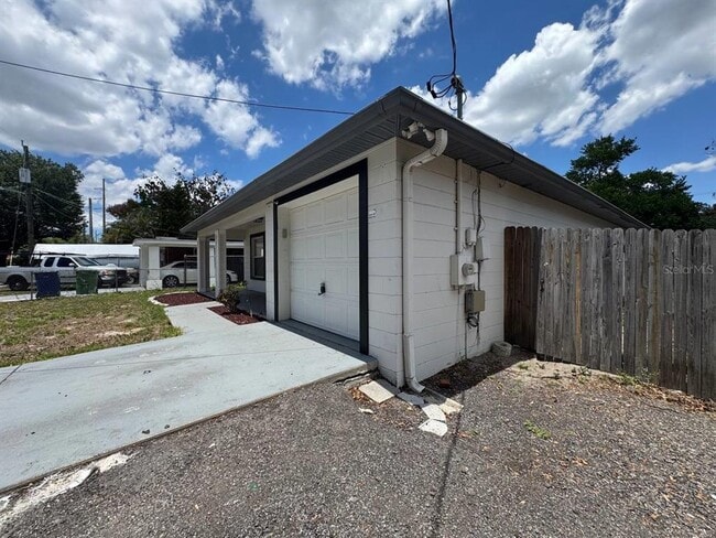 Building Photo - 3212 E Emma St