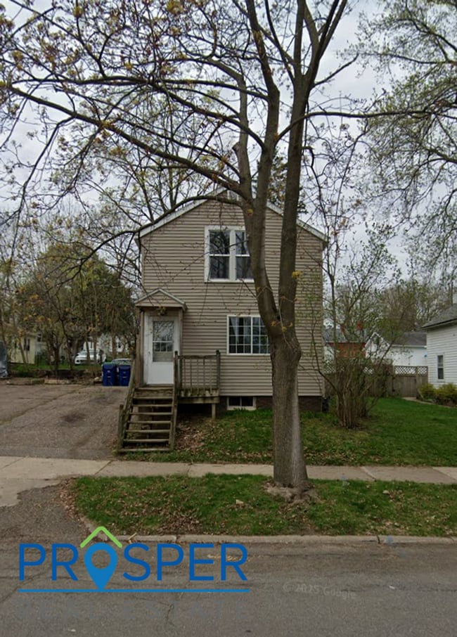 Primary Photo - Charming Wausau Living on 6th Ave