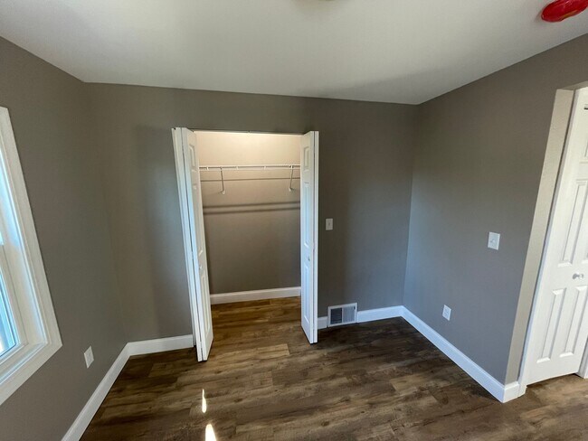 Building Photo - 205 8th Ave NW