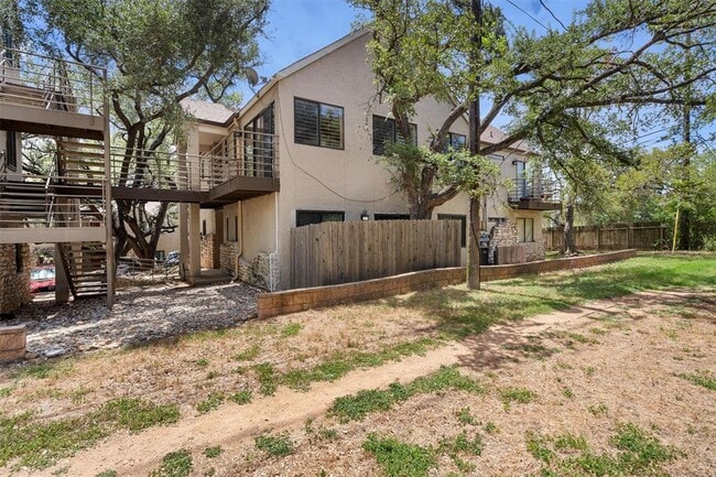 Building Photo - 6810 Deatonhill Dr