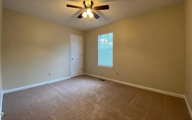 Building Photo - Charming Cul-de-Sac Retreat with Spacious Living & Private Backyard in Columbia, SC