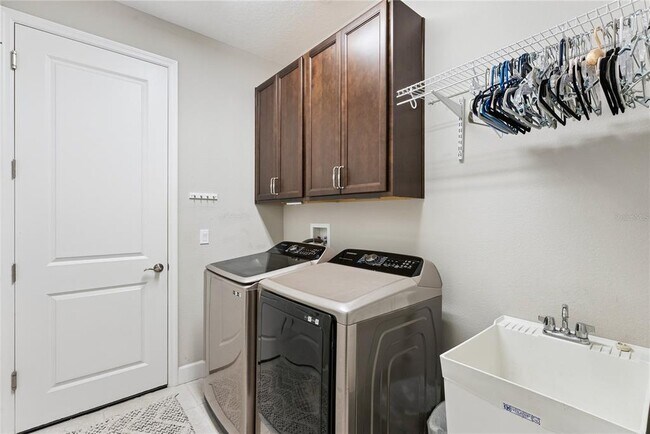 Building Photo - 1169 Avery Meadows Way