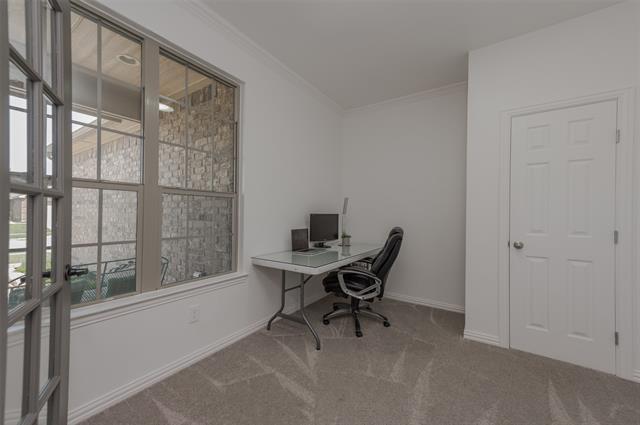 Building Photo - 313 Valley Dr