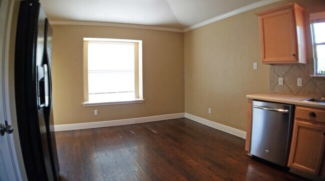 Building Photo - 3 Bedroom Round Rock home with a large office space!  Excellent Schools!