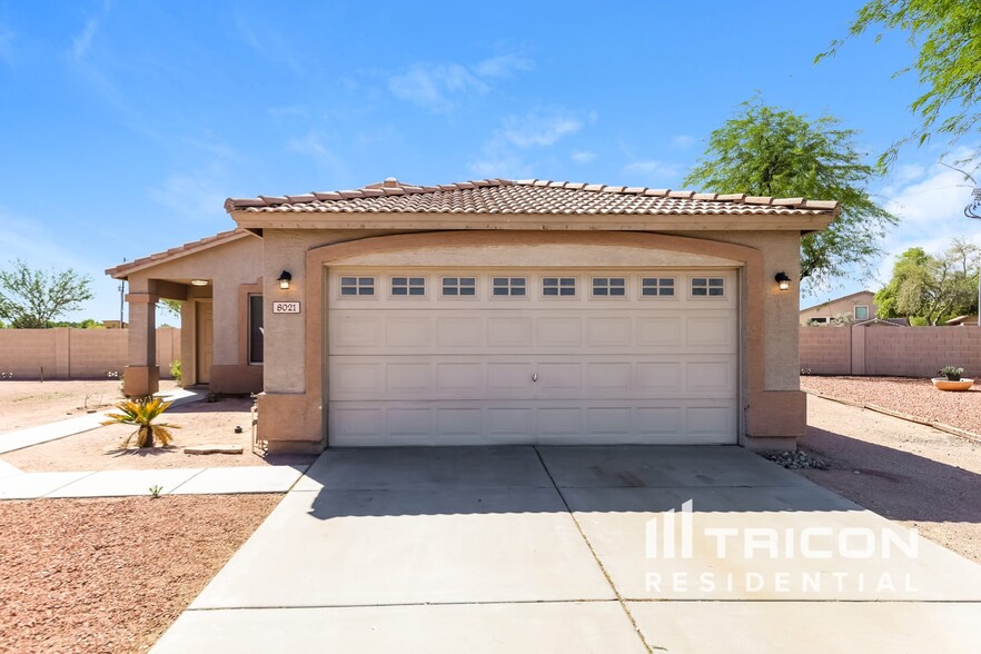 Primary Photo - 8021 N 87th Dr