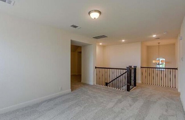 Building Photo - Beautiful Home 4BED/3BATH house for lease, located down the street from the Historic Gruene