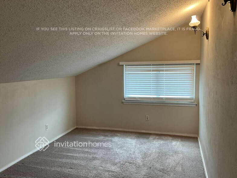 Building Photo - 3109 Laurel Ln