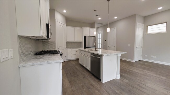 Building Photo - 5116 Pine Reach Dr