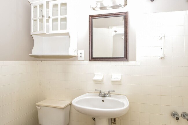 Building Photo - 3206 Bayless Dr SW