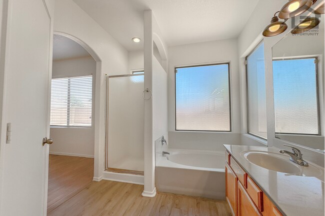 Building Photo - 4Bed/2Bath House in El Mirage! Ready for Immediate Move-In!