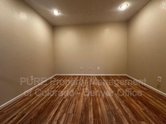 Building Photo - 8602 S Mallard Pl