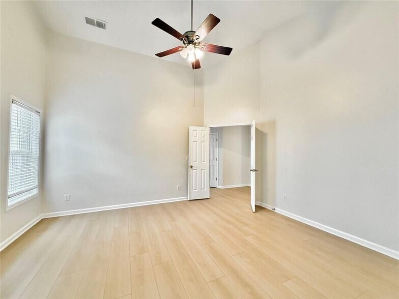 Building Photo - 1070 Rafington Dr