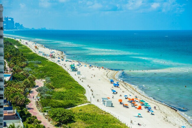 Building Photo - 6801 Collins Ave