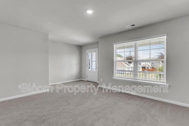 Building Photo - 425 Ribiero Dr