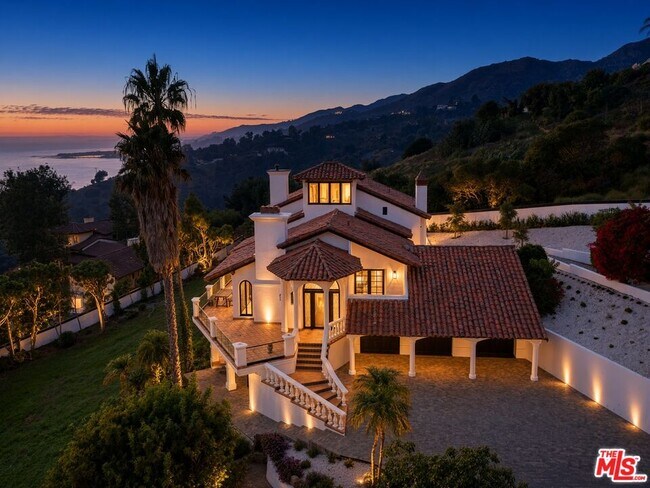 Building Photo - 3909 Villa Costera