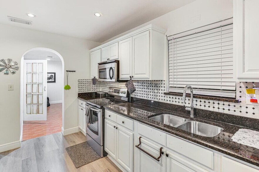 Building Photo - 3960 NW 189th Terrace