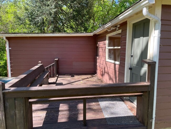 Building Photo - 1115 Macon Hwy