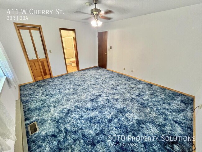 Building Photo - 411 W Cherry St