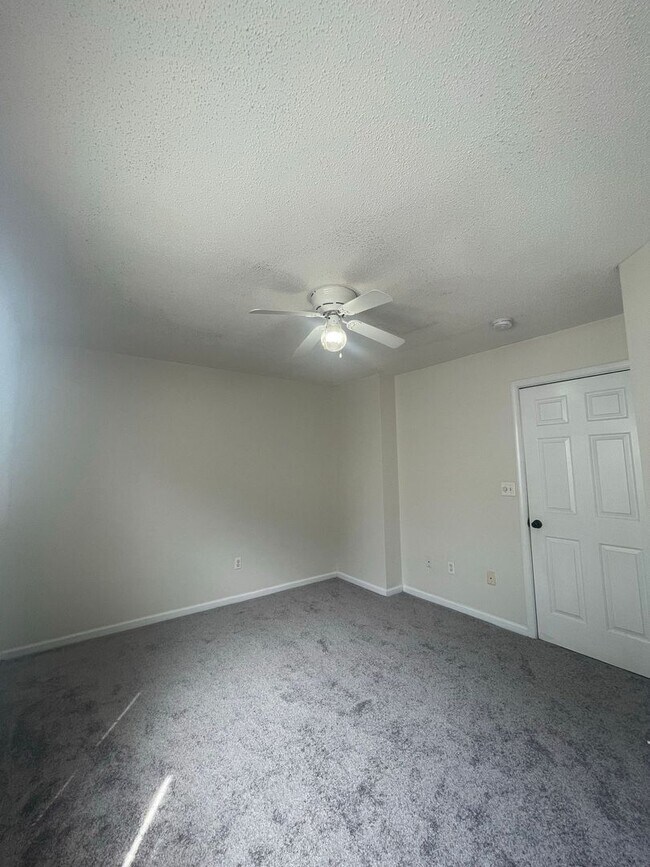 Building Photo - 1322 Devon Ln